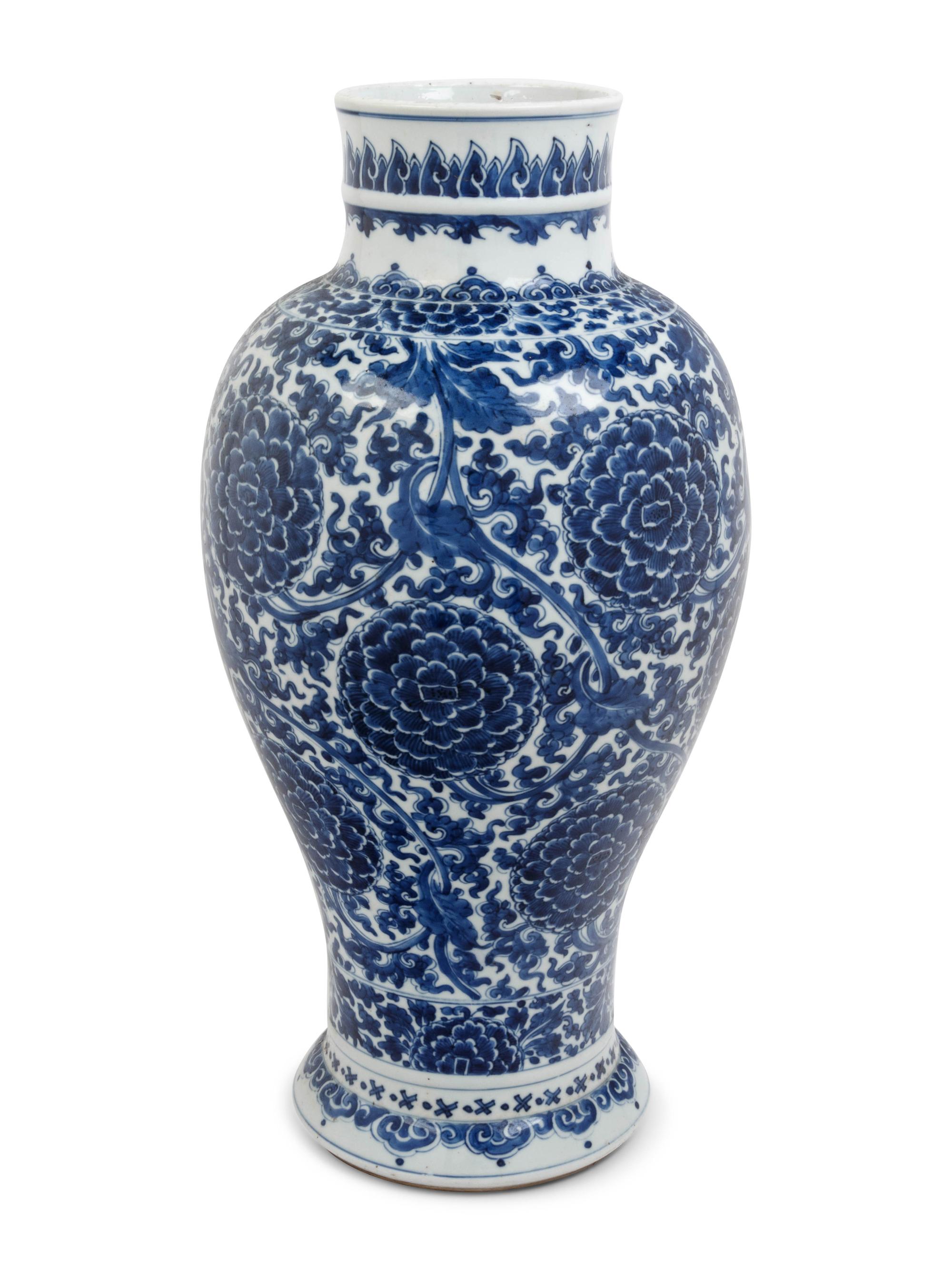 A Chinese Export Blue and White Porcelain Baluster Vase