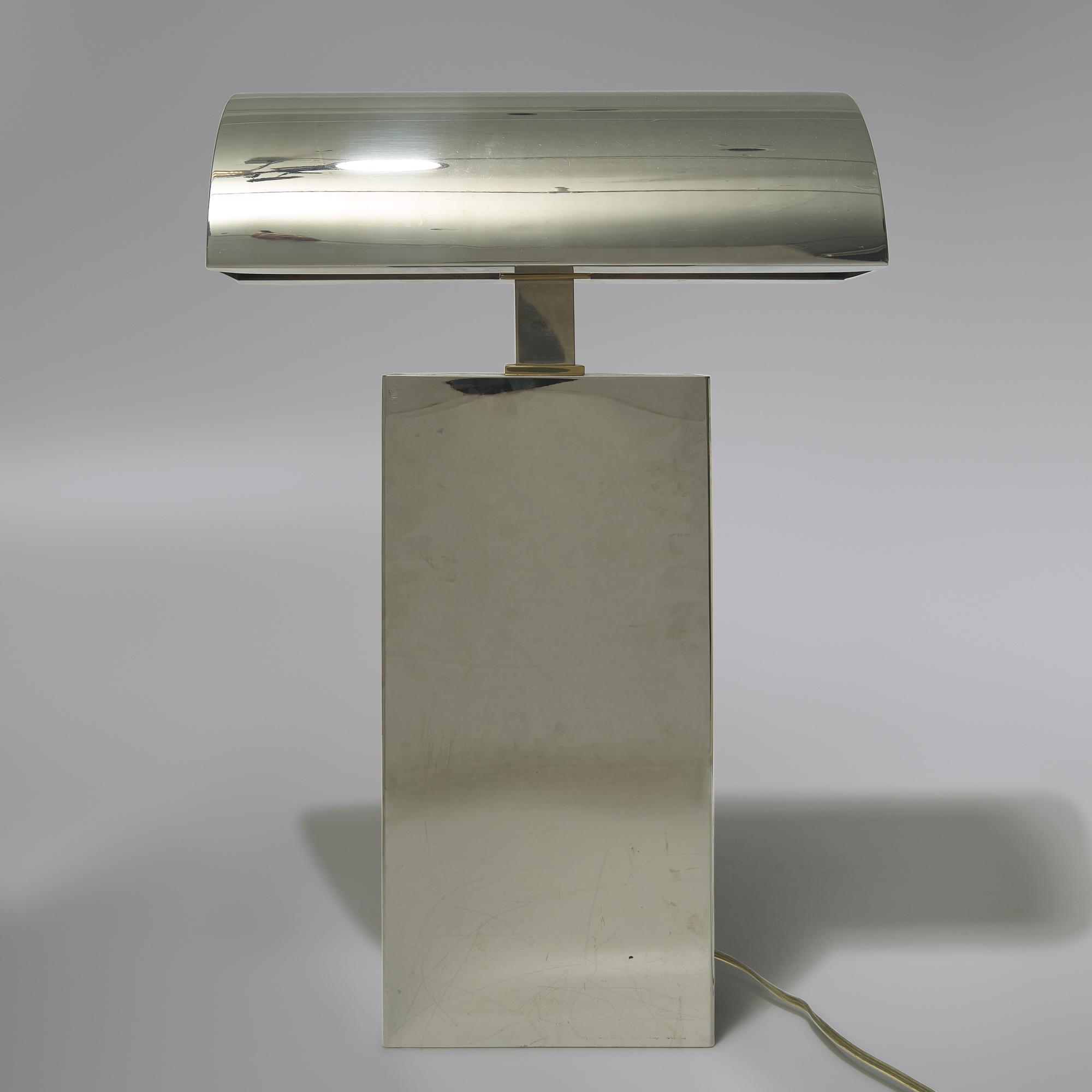 Sculpture table lamp