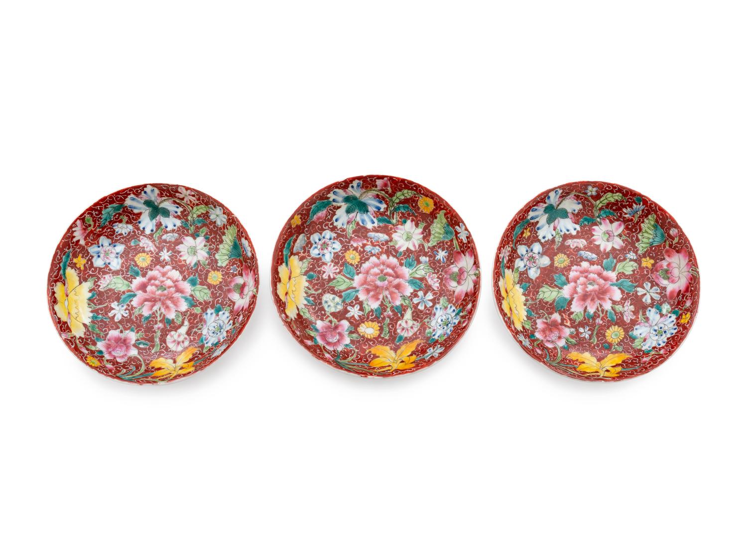 Four Chinese Famille Rose Porcelain Articles