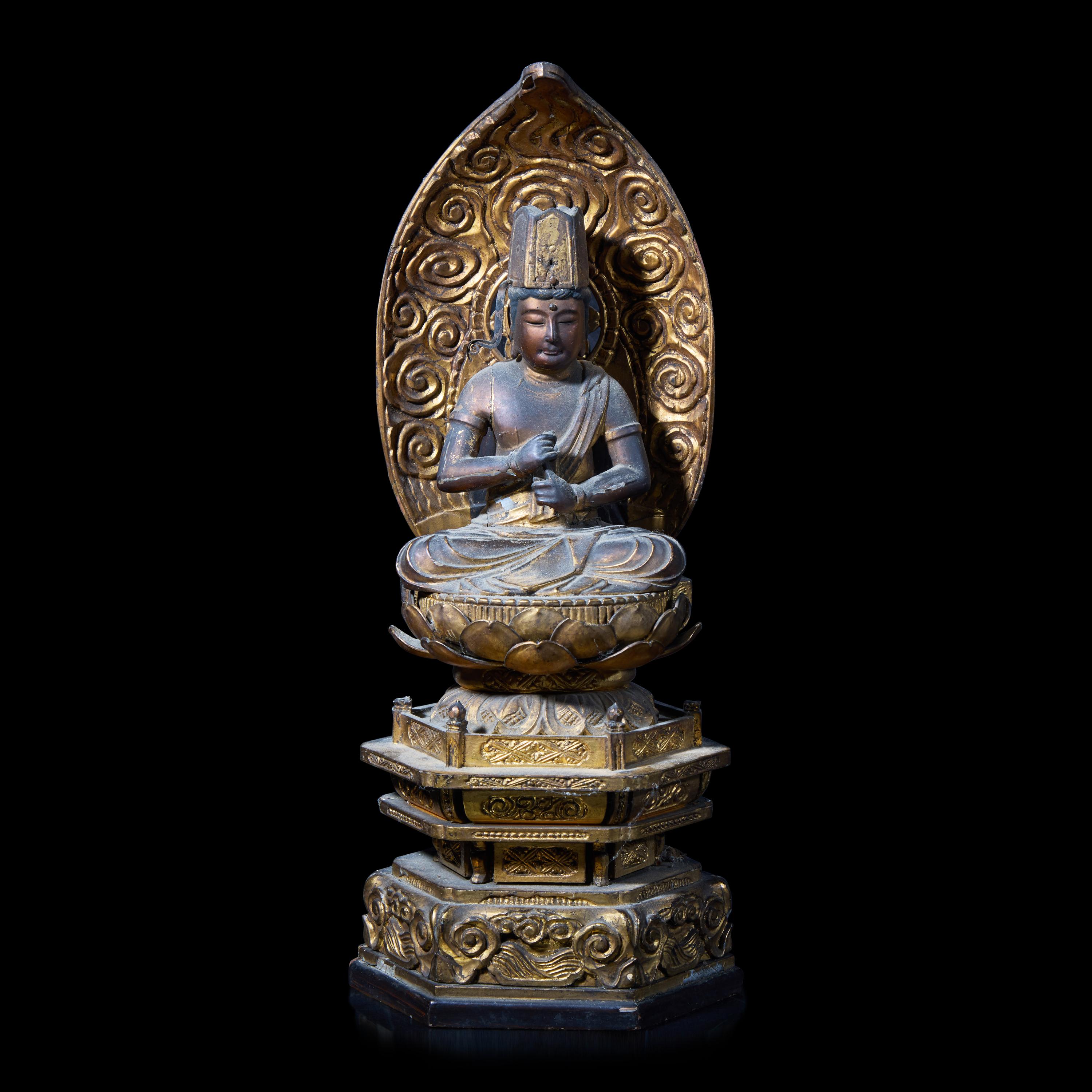 A Large Japanese Gilt and Lacquered Zushi Shrine, Edo Period 日本江戶時代 木漆金佛龕