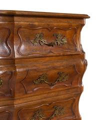 A French Provincial Shell-Carved Walnut Commode