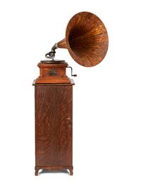 A Victor type III Disc Phonograph with a Wooden Horn