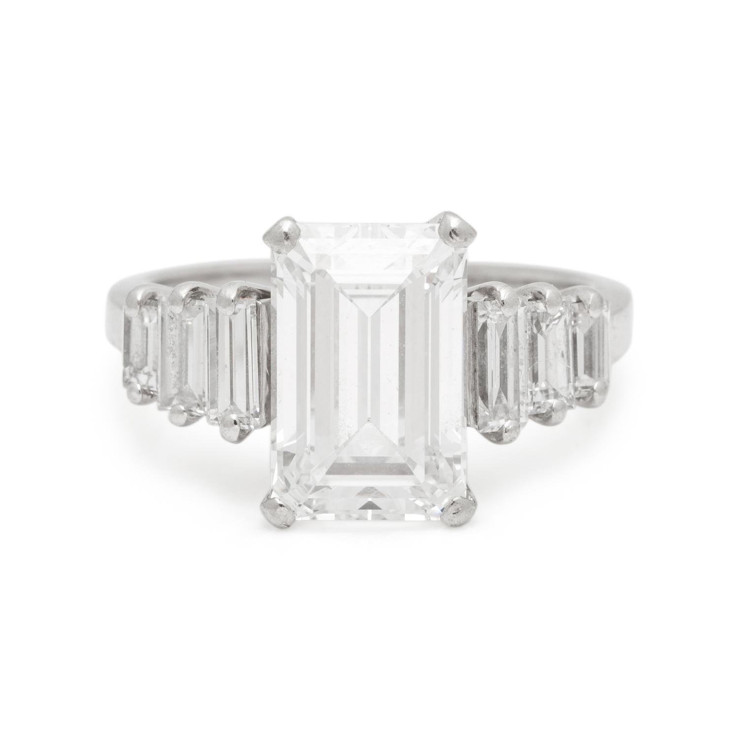 DIAMOND RING