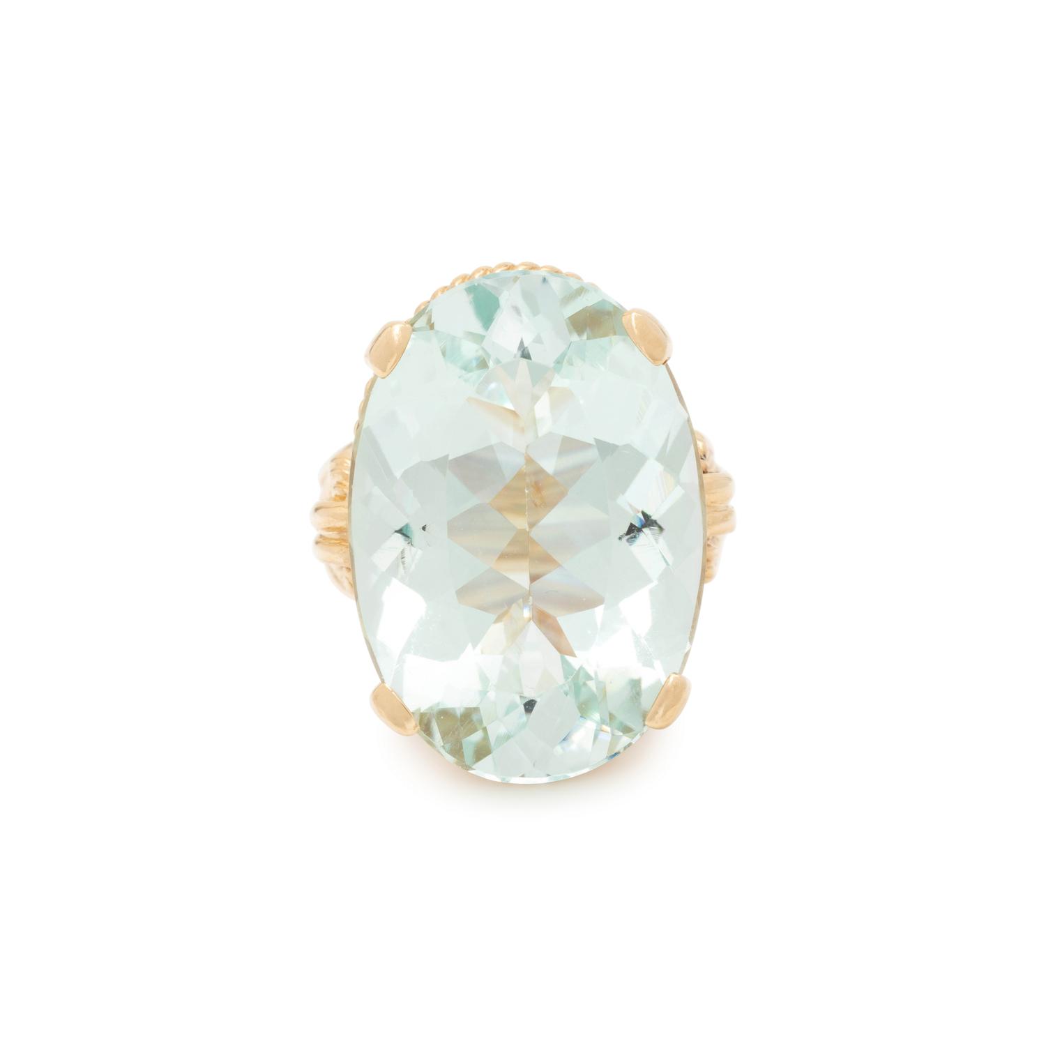 YELLOW GOLD AND AQUAMARINE RING