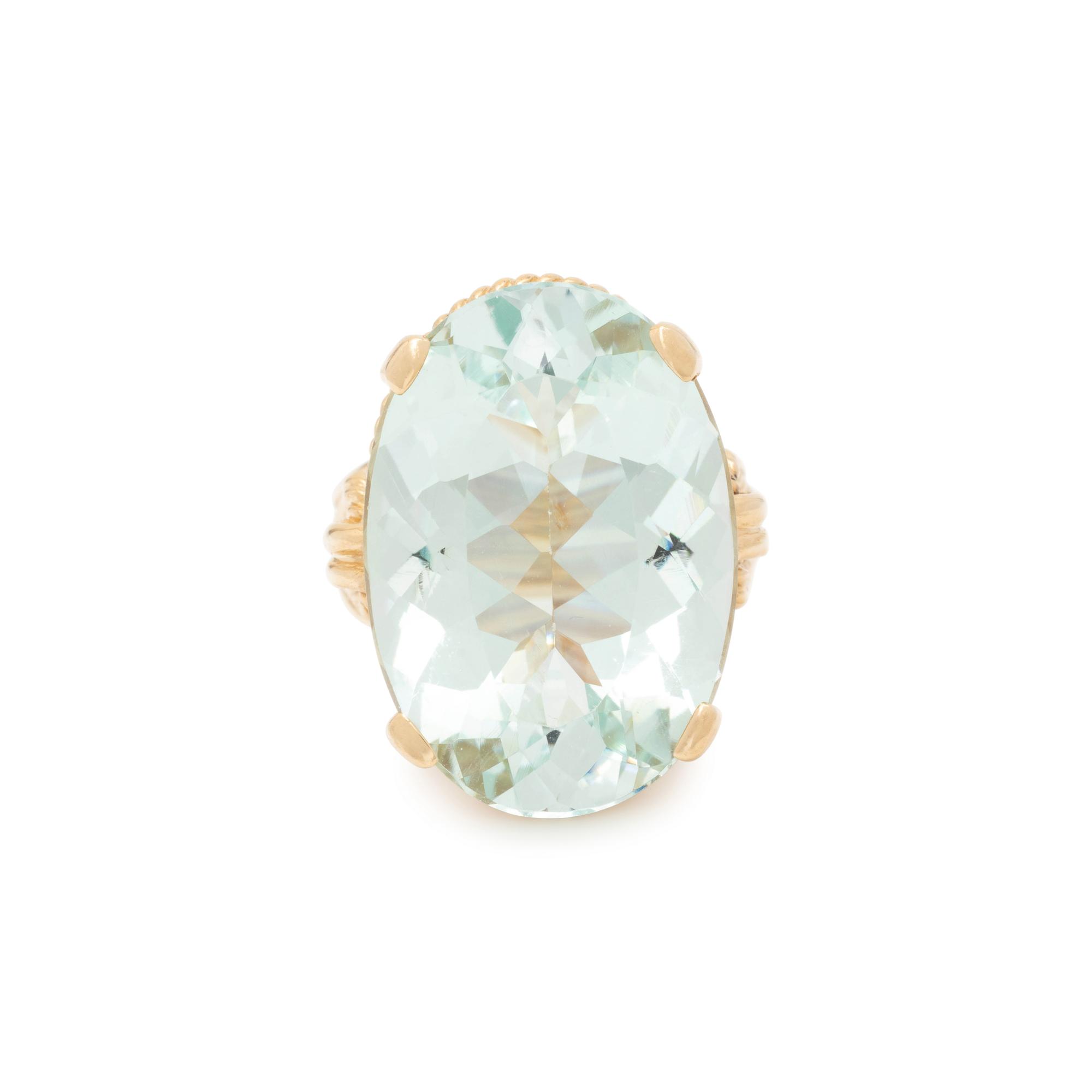 YELLOW GOLD AND AQUAMARINE RING