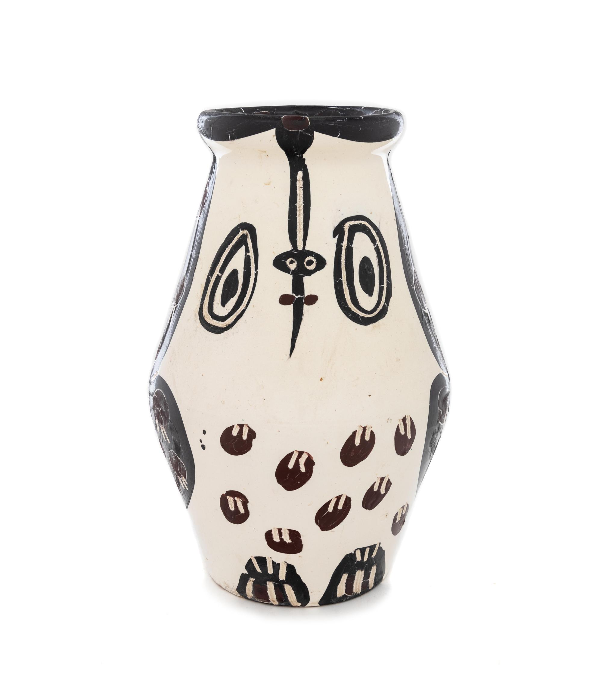 Hibou marron noir