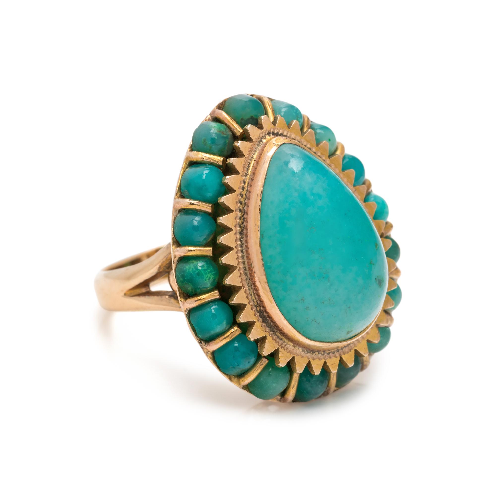 YELLOW GOLD AND CHALCEDONY RING