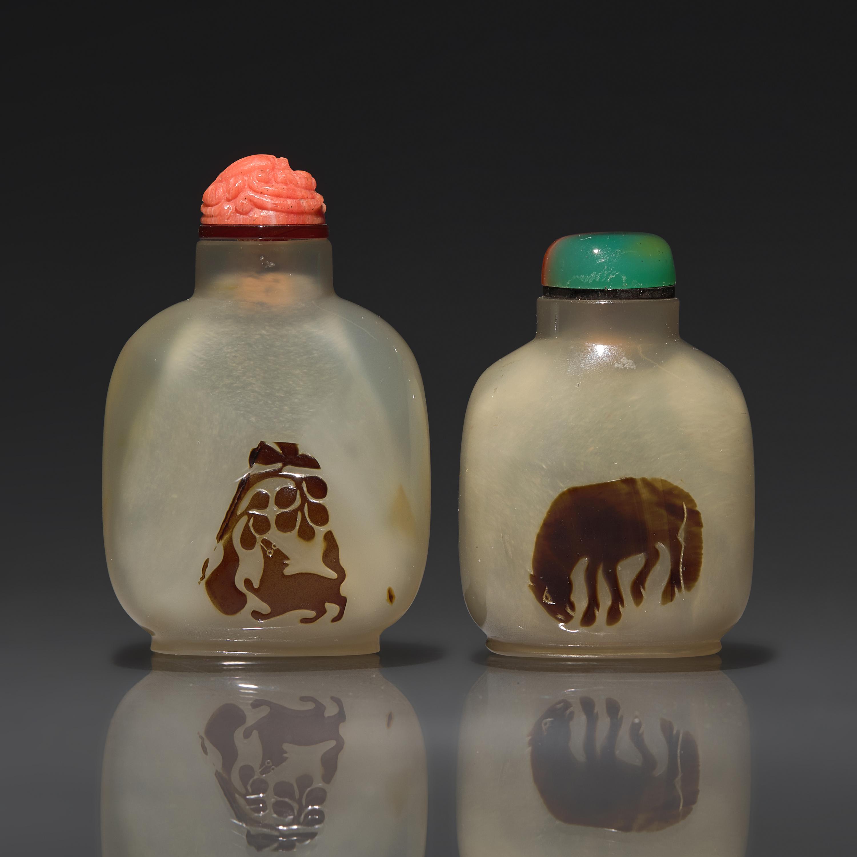 Two Chinese Carved "Shadow Agate" Snuff Bottles, Qing Dynasty, 18th-19th Century — 清中期 瑪瑙巧雕鼻煙壺兩支