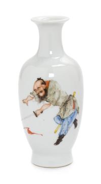 A Chinese Famille Rose Porcelain Bottle Vase