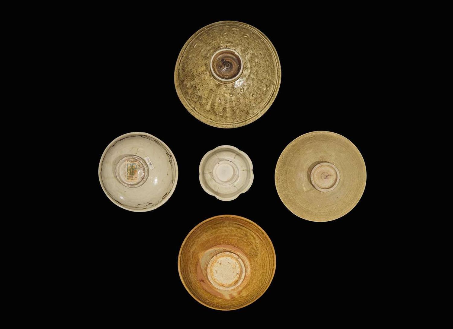 Five Vietnamese ceramic bowls, Ly to Tran dynasties, 11th-15th century 越南瓷盌五件 李朝至陳朝 十一至十五世紀