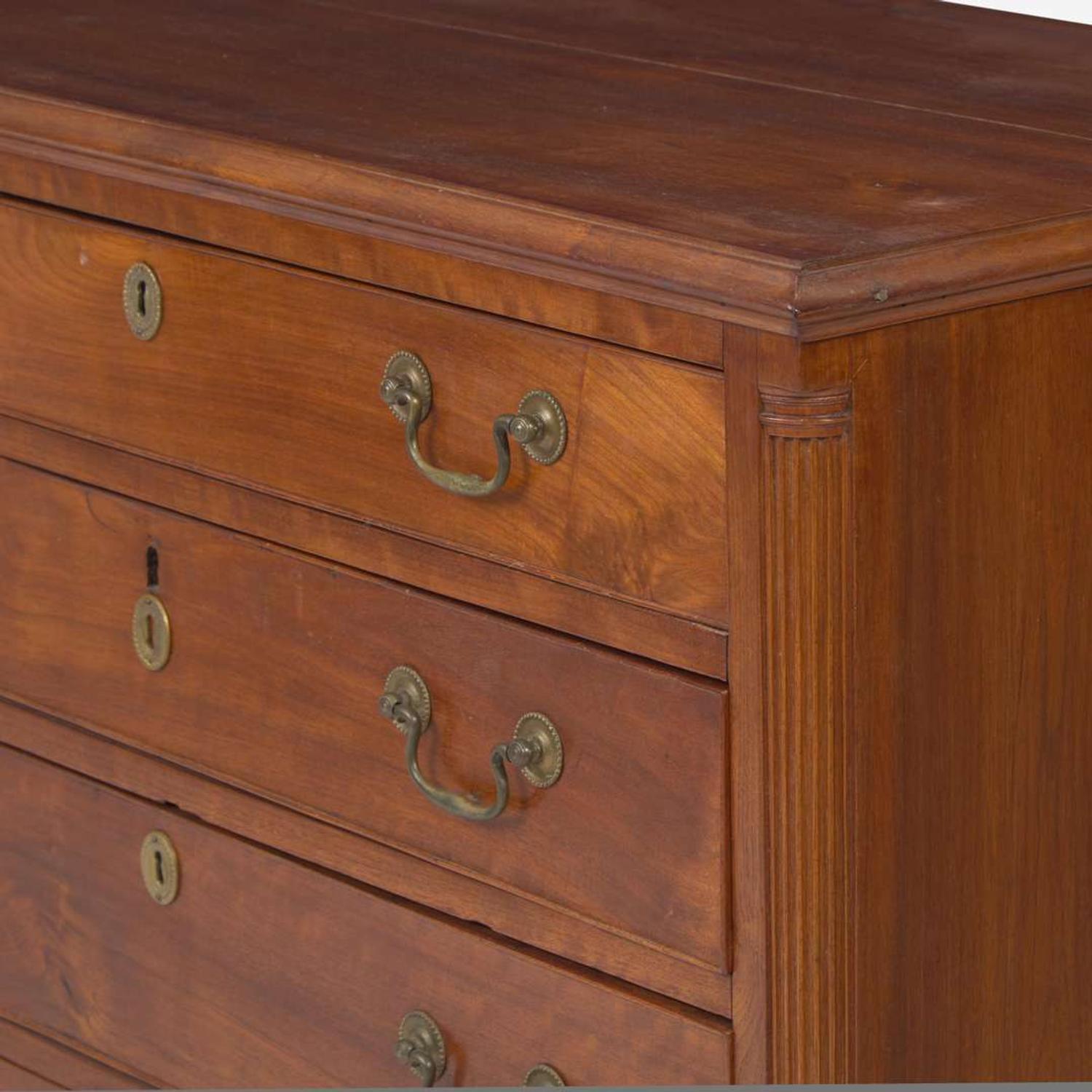 A Chippendale walnut chest of drawers Probably Philadelphia, PA, circa 1770