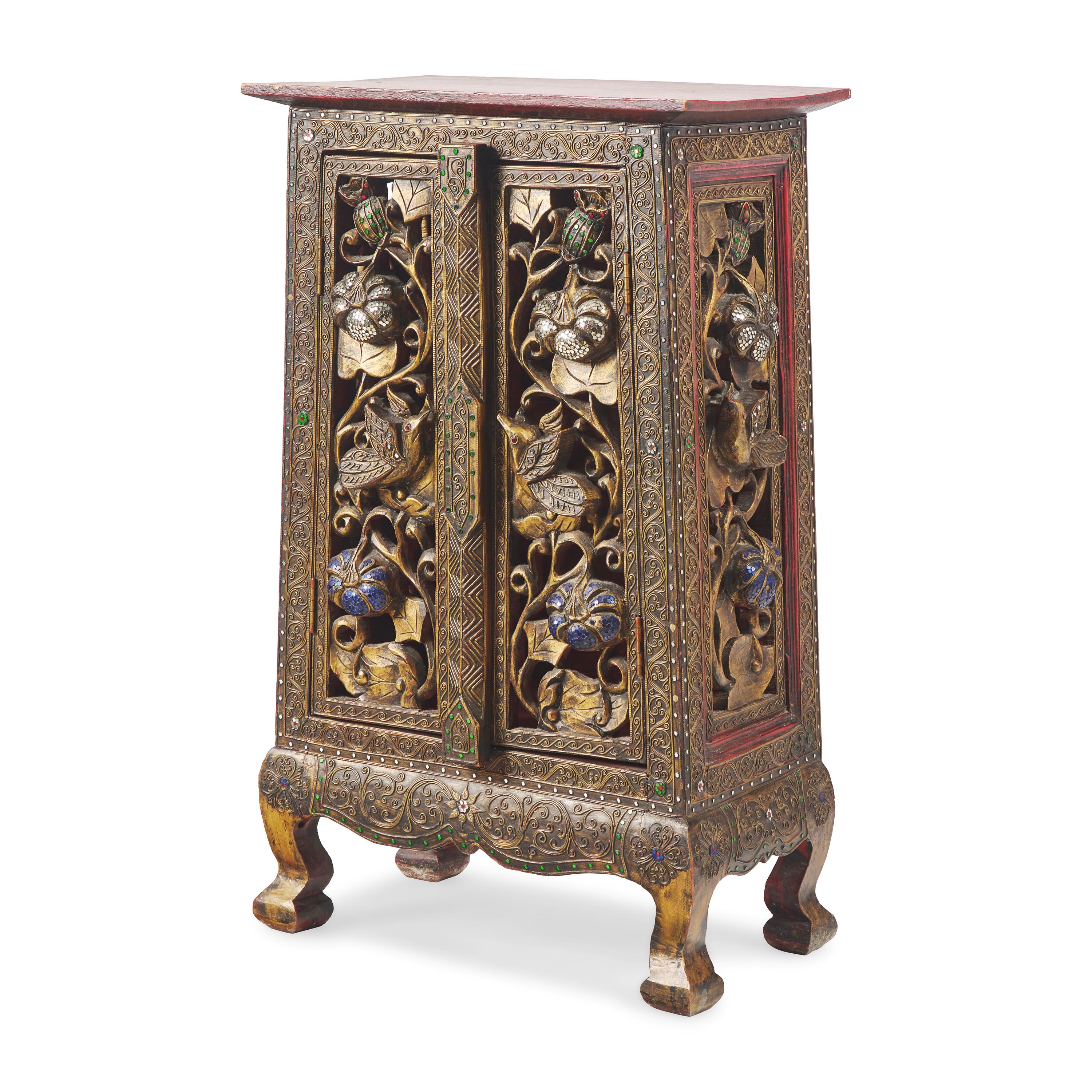 A Burmese Embellished and Carved Wood Mirror and Small Cabinet, Modern 現代 或緬甸 鏡子及小櫃一組