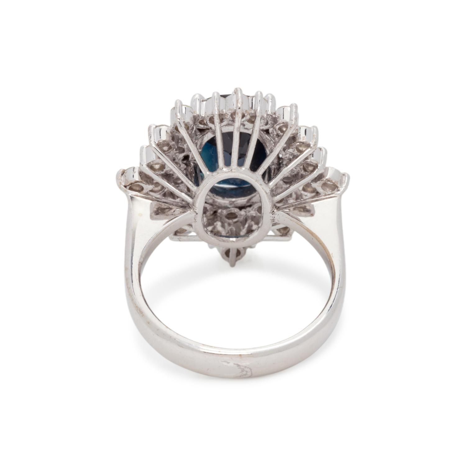 SAPPHIRE AND DIAMOND RING
