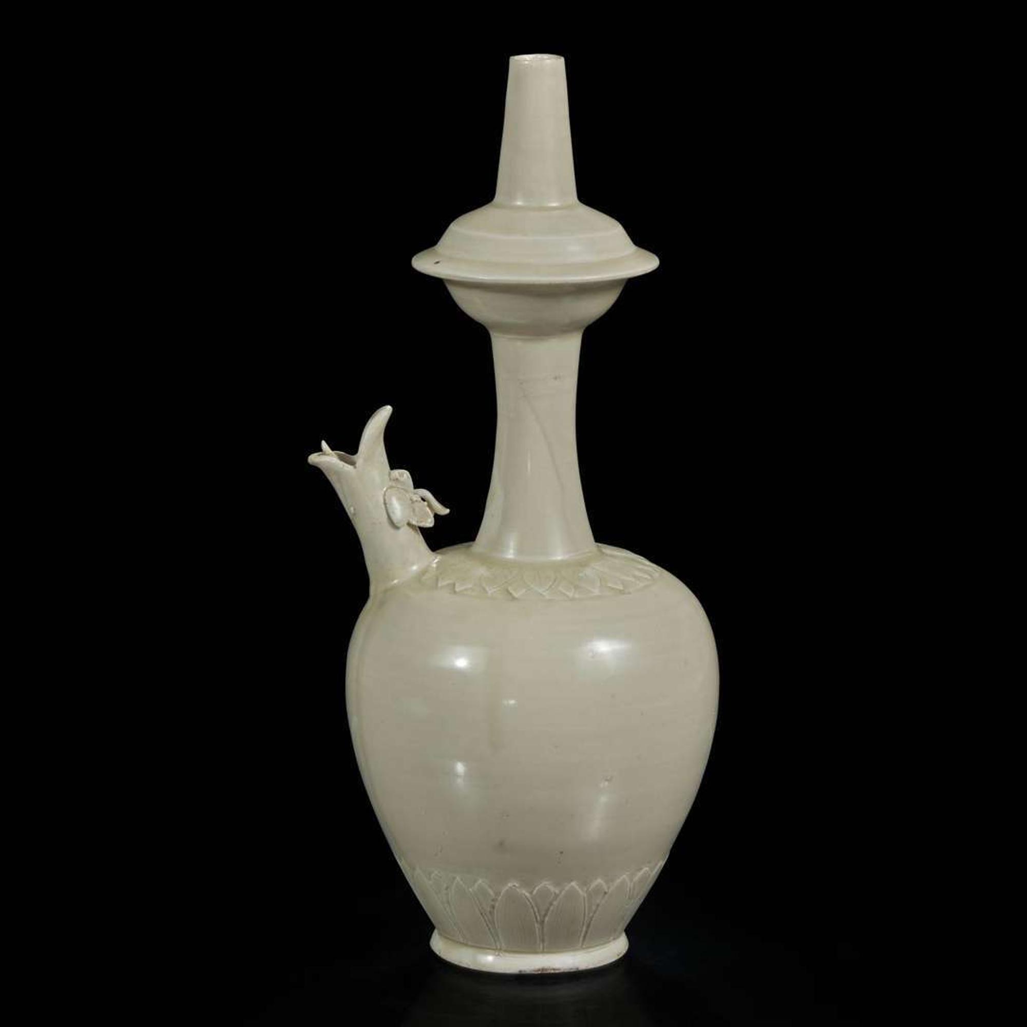 A Chinese Dingyao ritual water vessel, Kundika 定窑龙首壶 Song dynasty ?