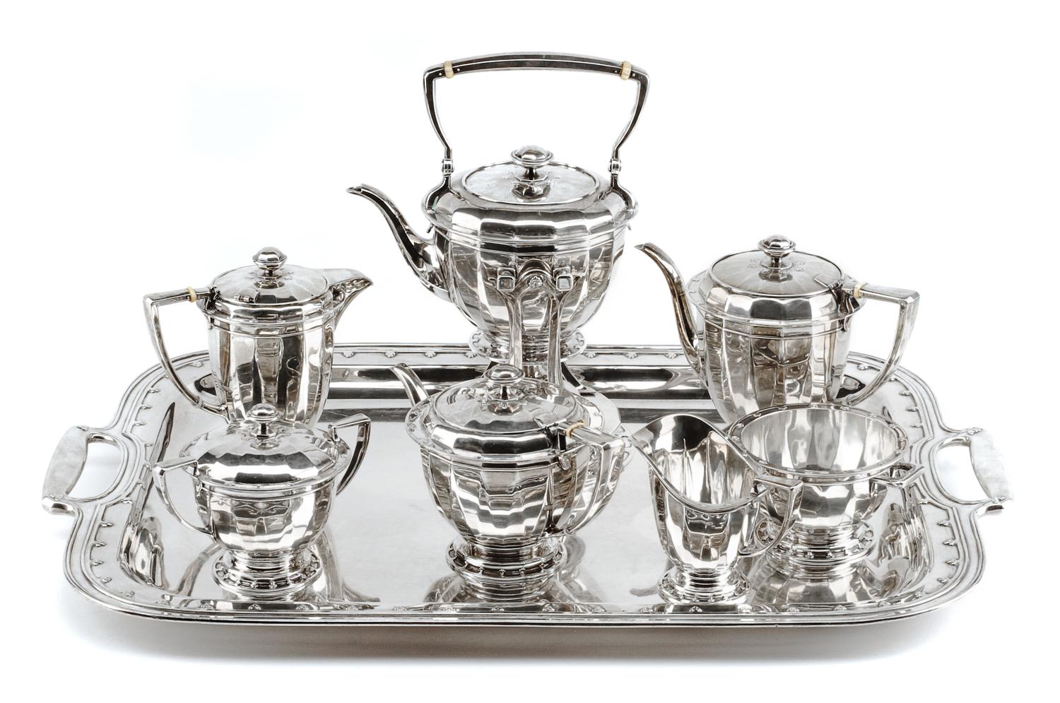 An American Silver Eight-Piece Tea and Coffee Service, Tiffany & Co., New York, First Half 20th Century, Saint Dunstan pattern, compris