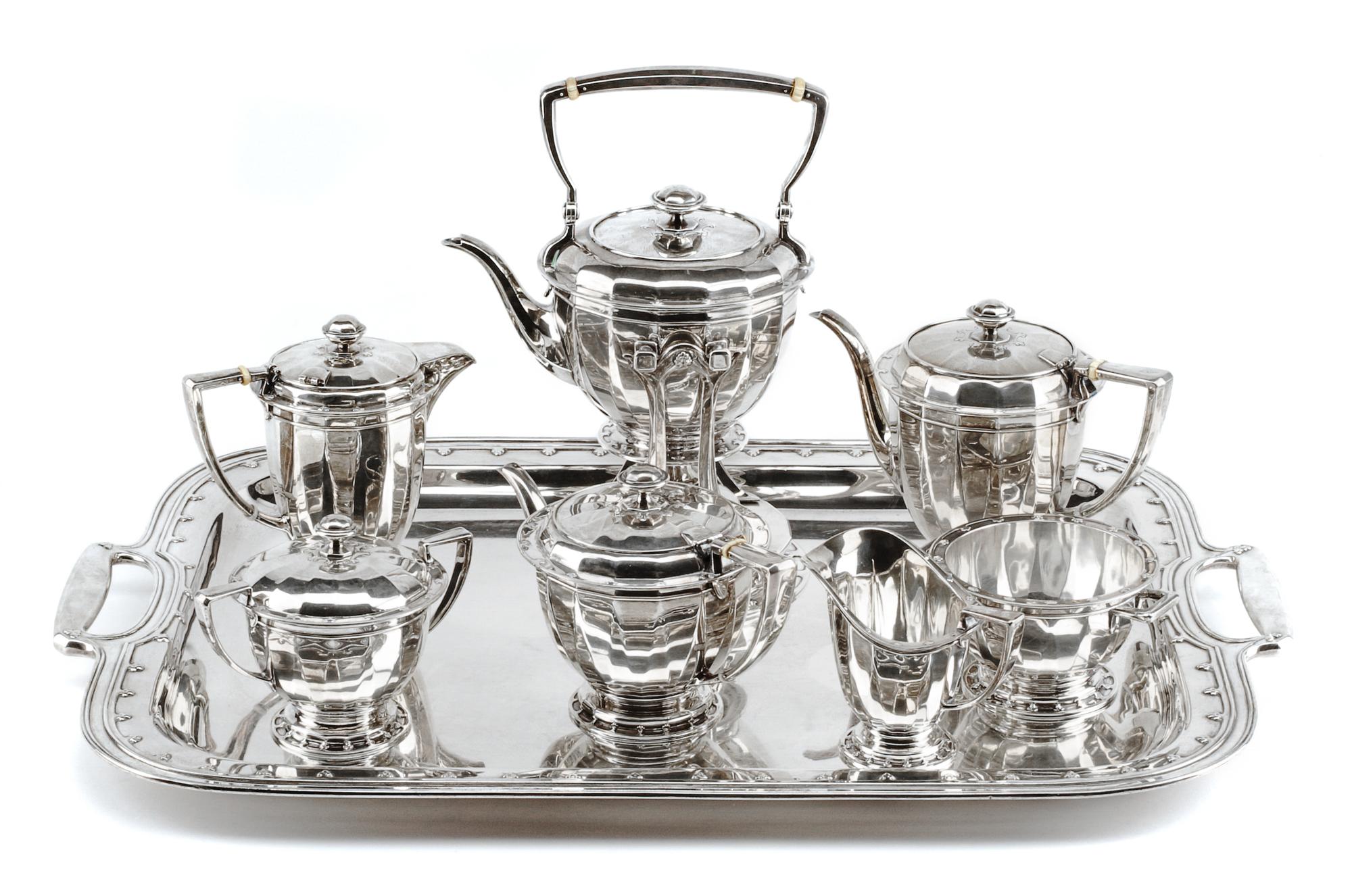 An American Silver Eight-Piece Tea and Coffee Service, Tiffany & Co., New York, First Half 20th Century, Saint Dunstan pattern, compris