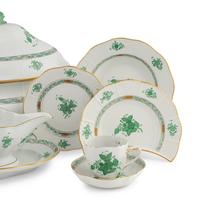 A Herend Chinese Bouquet Green Dinner Service