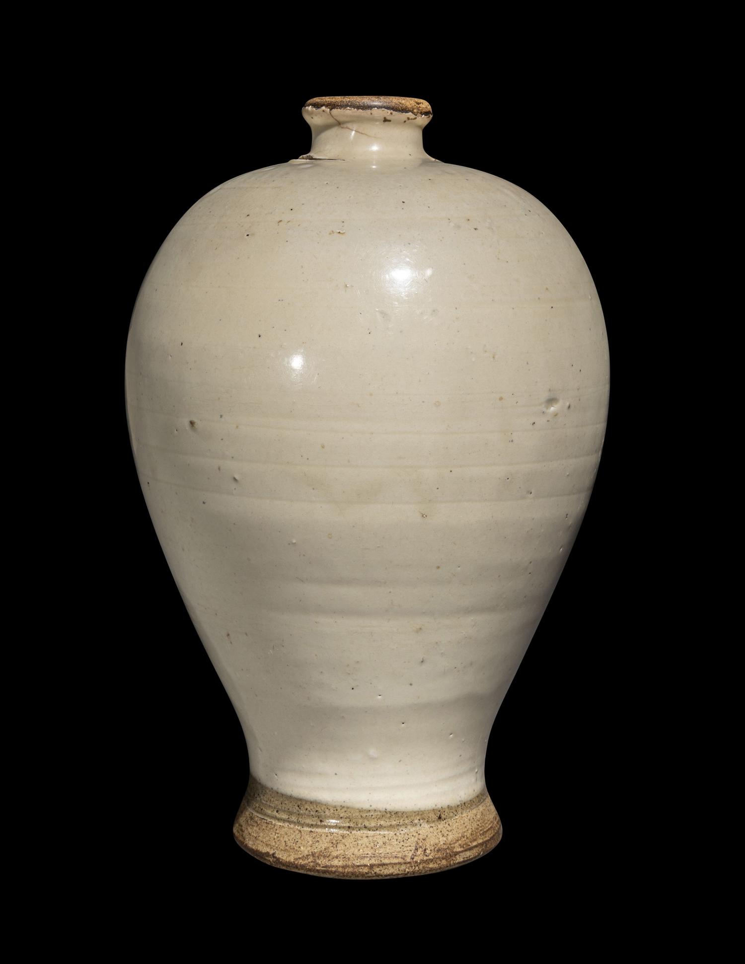 A Chinese White Glazed Porcelain Jar