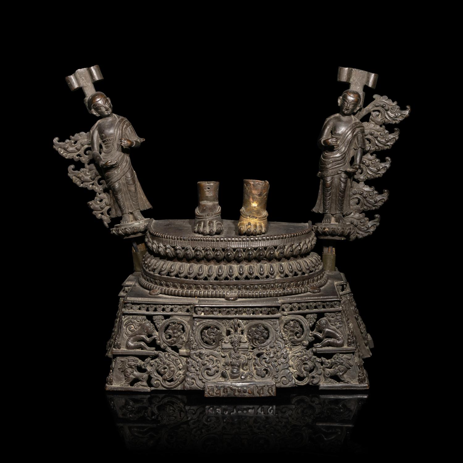 A Nepalese Bronze Lotus Base and Plinth with Remaining Feet, 19th/20th Century