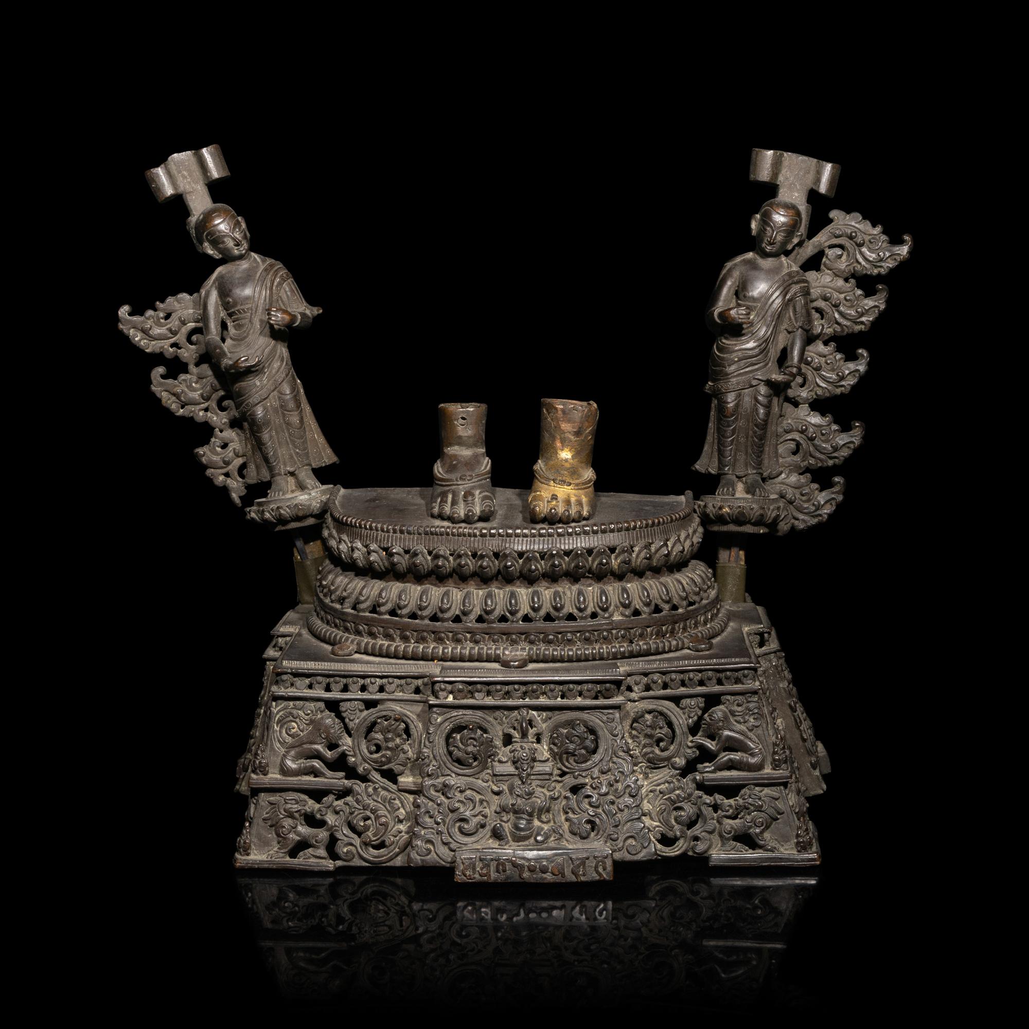 A Nepalese Bronze Lotus Base and Plinth with Remaining Feet, 19th/20th Century