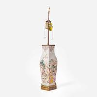 A finely-decorated Chinese export porcelain hexagonal vase 外銷瓷六方瓶 Qianlong period ? ??