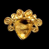 A Cocle Gold Maskette Pendant