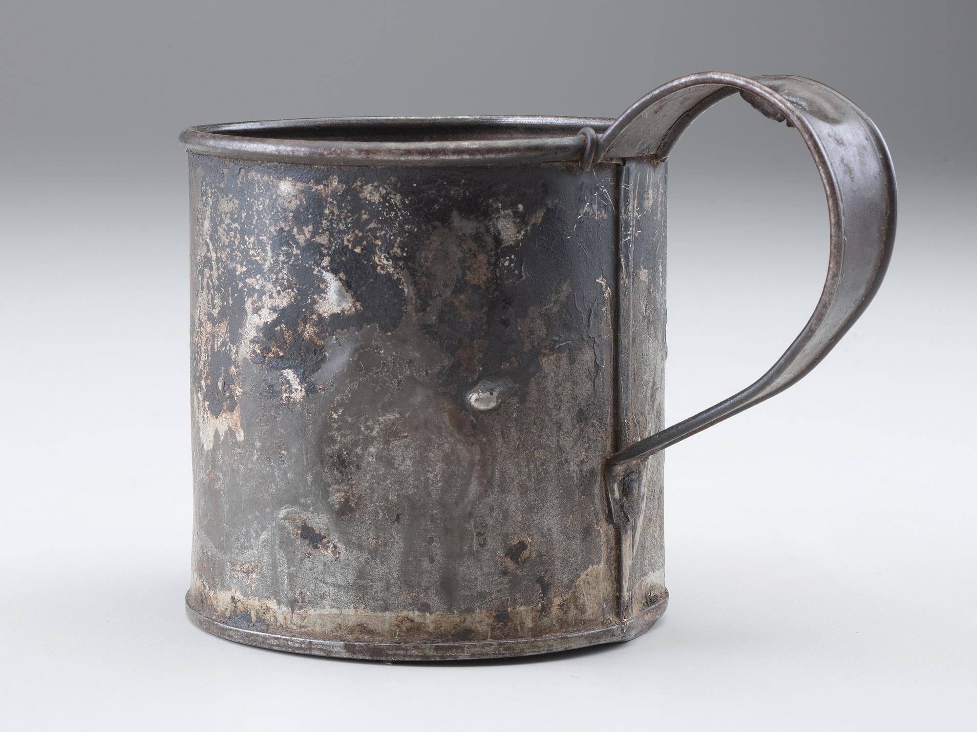 [CIVIL WAR]. 52nd Massachusetts Volunteers forage cap and tinware.
