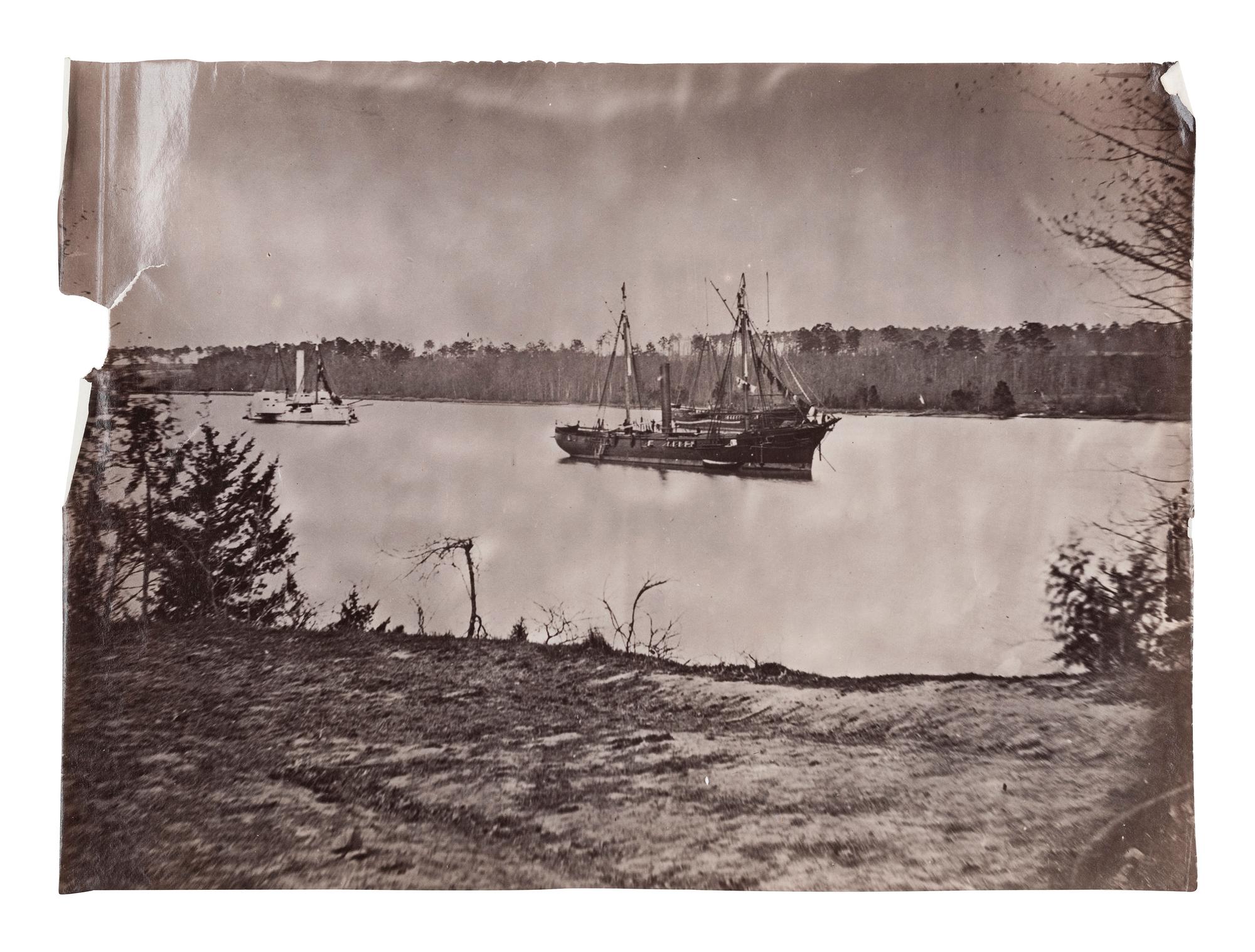[CIVIL WAR]. Photographer unknown. U.S. Gunboat "Mendota" and other Ships on James River, Virginia . Ca 1864-1865.
