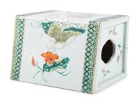 A Chinese Export Porcelain Pillow
