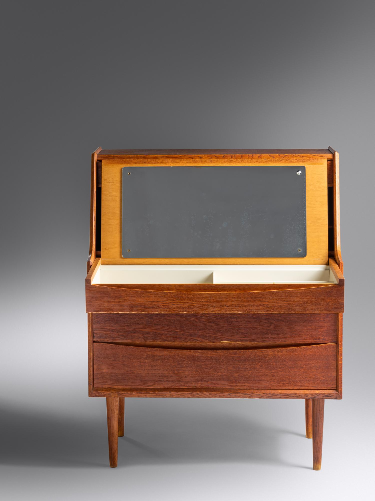 Cabinet/Secretary/Vanity Sibast, Denmark