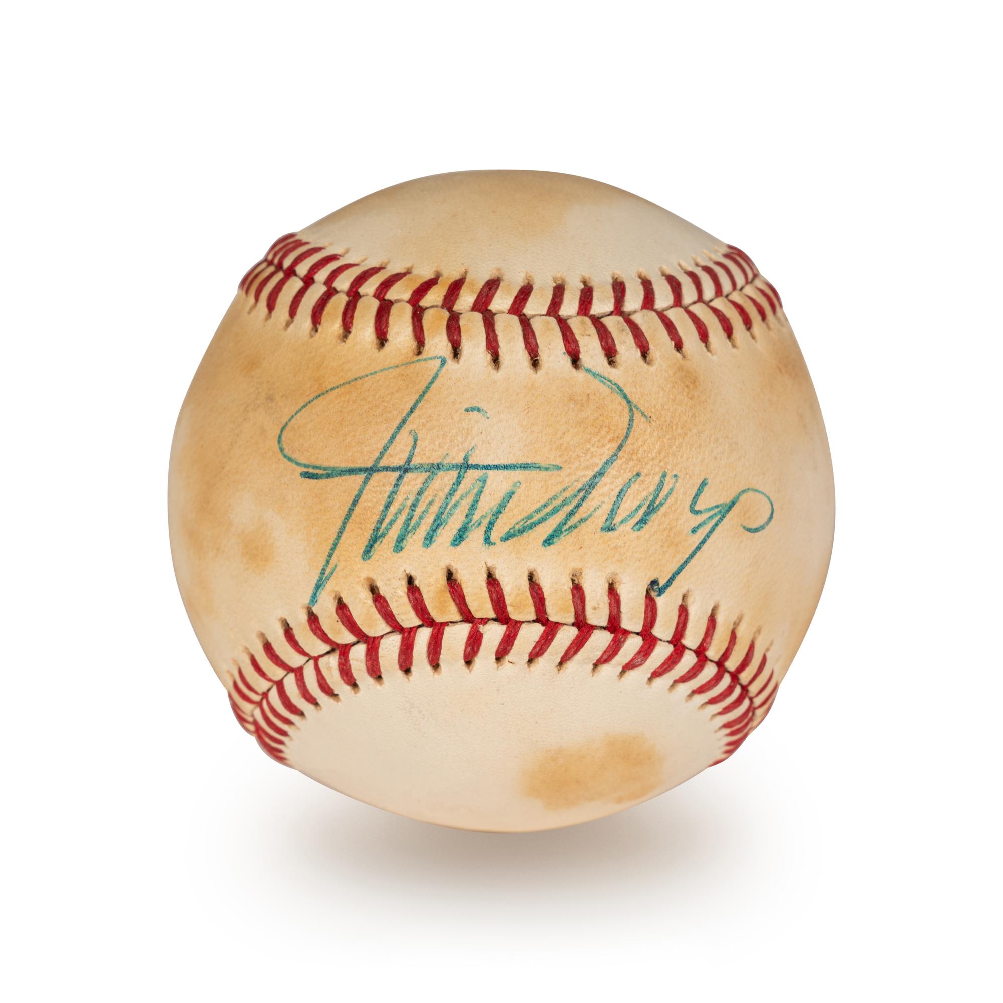 A Vintage Willie Mays Signed Autograph Baseball (Beckett Authentication Services BAS Certified),