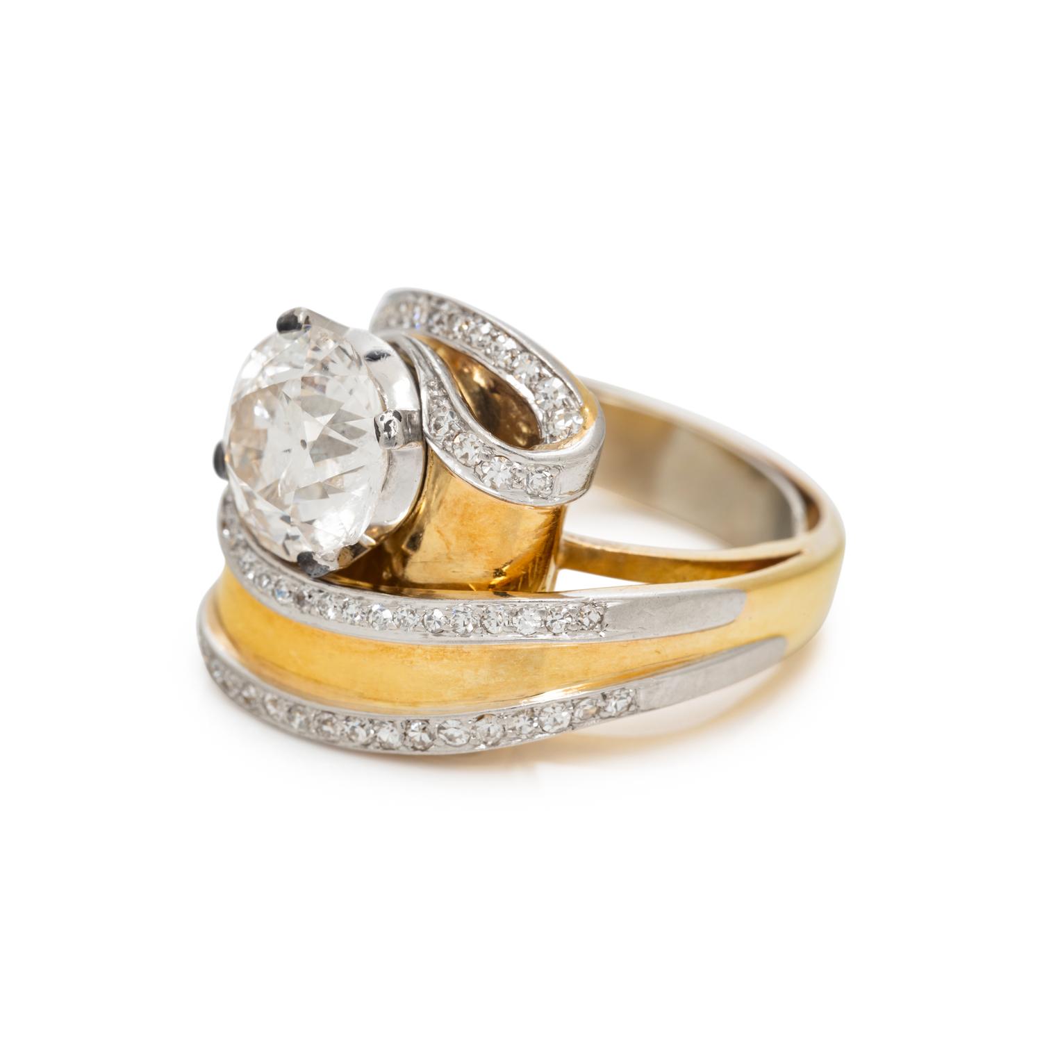 YELLOW GOLD, PLATINUM AND DIAMOND RING