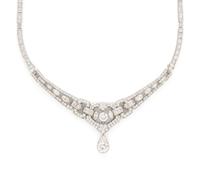 ART DECO, DIAMOND AND PLATINUM NECKLACE