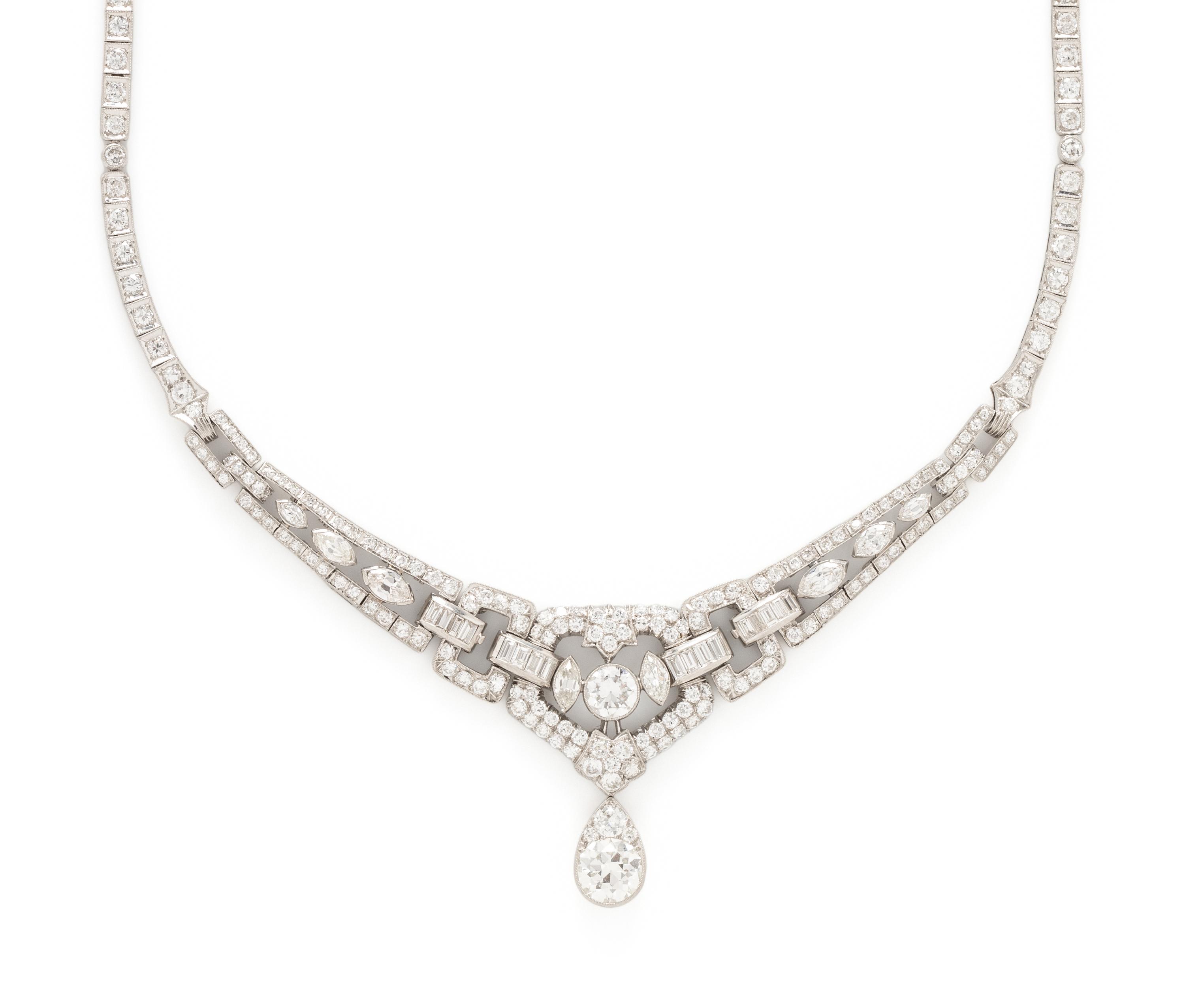 ART DECO, DIAMOND AND PLATINUM NECKLACE