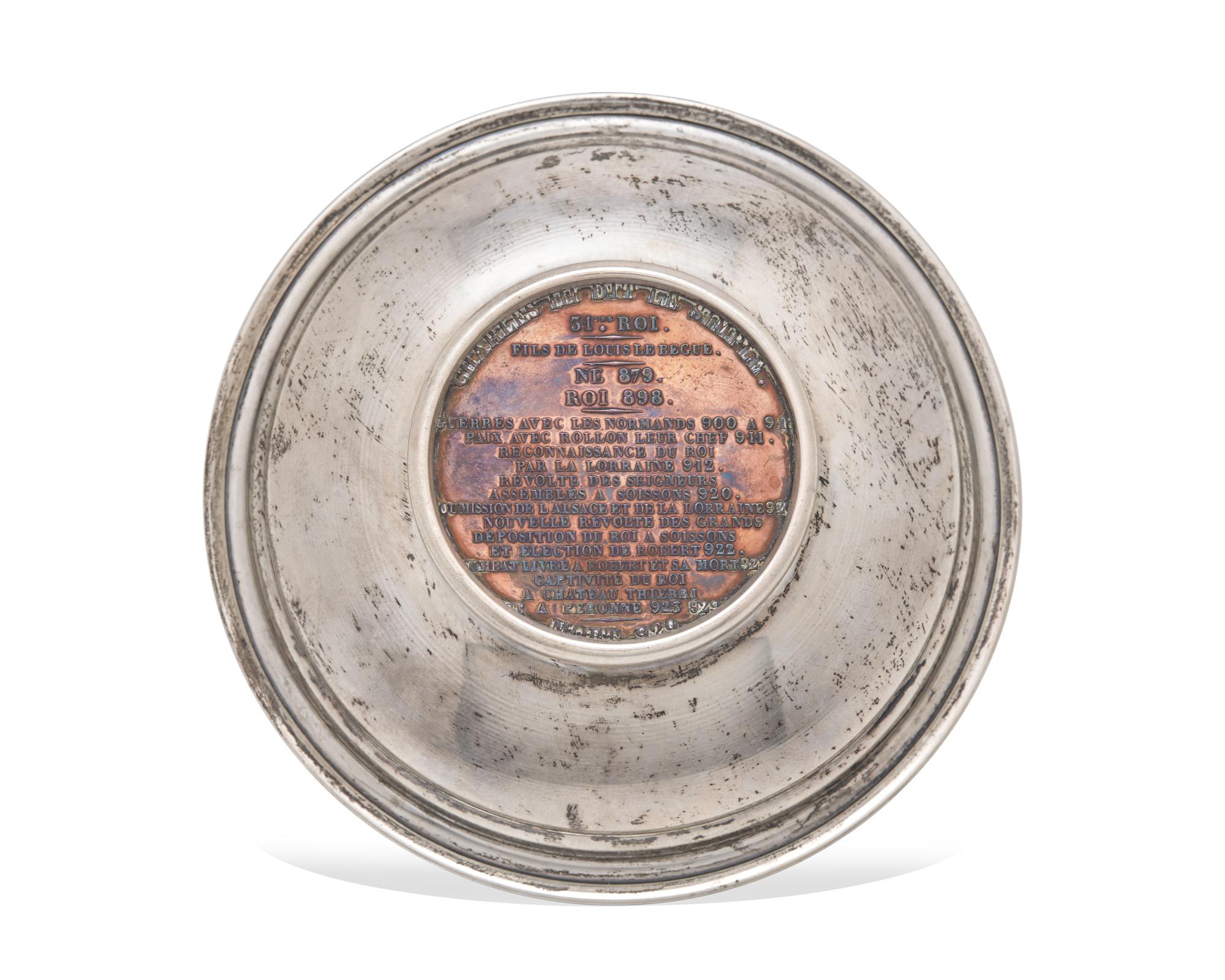 A Sterling Silver Dish Inset with Commemorative Charles III Gem-Set Bronze Medallion