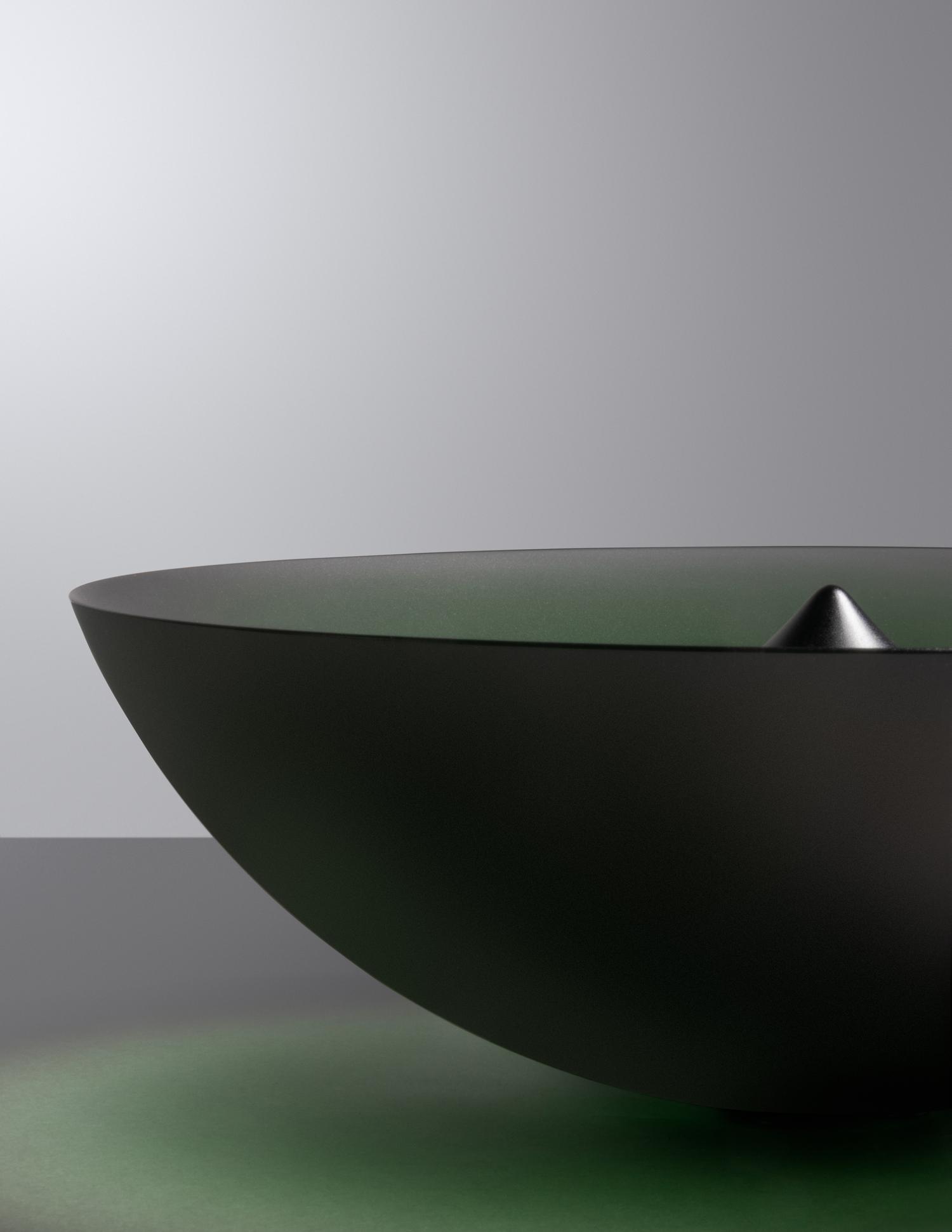 Bowl with Peak