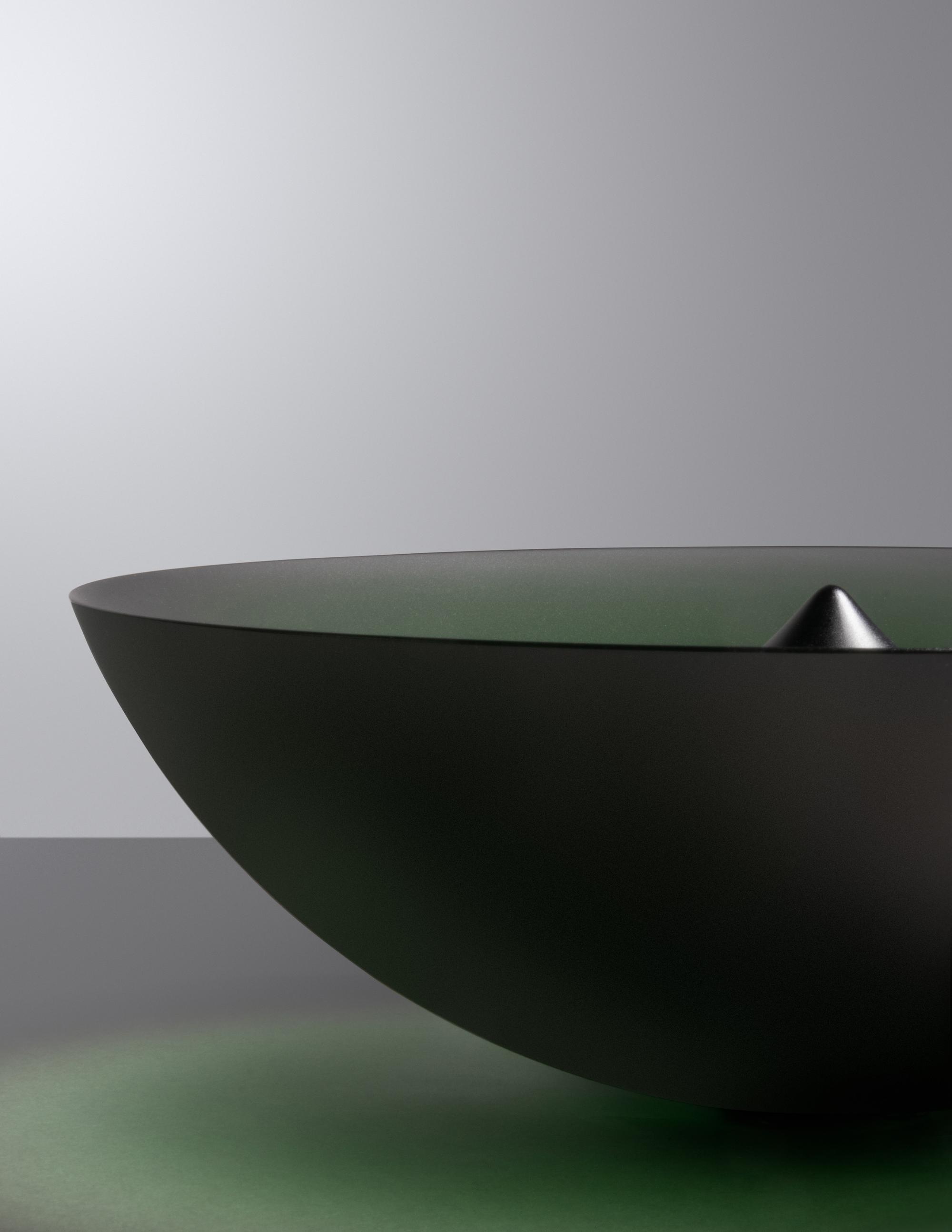 Bowl with Peak