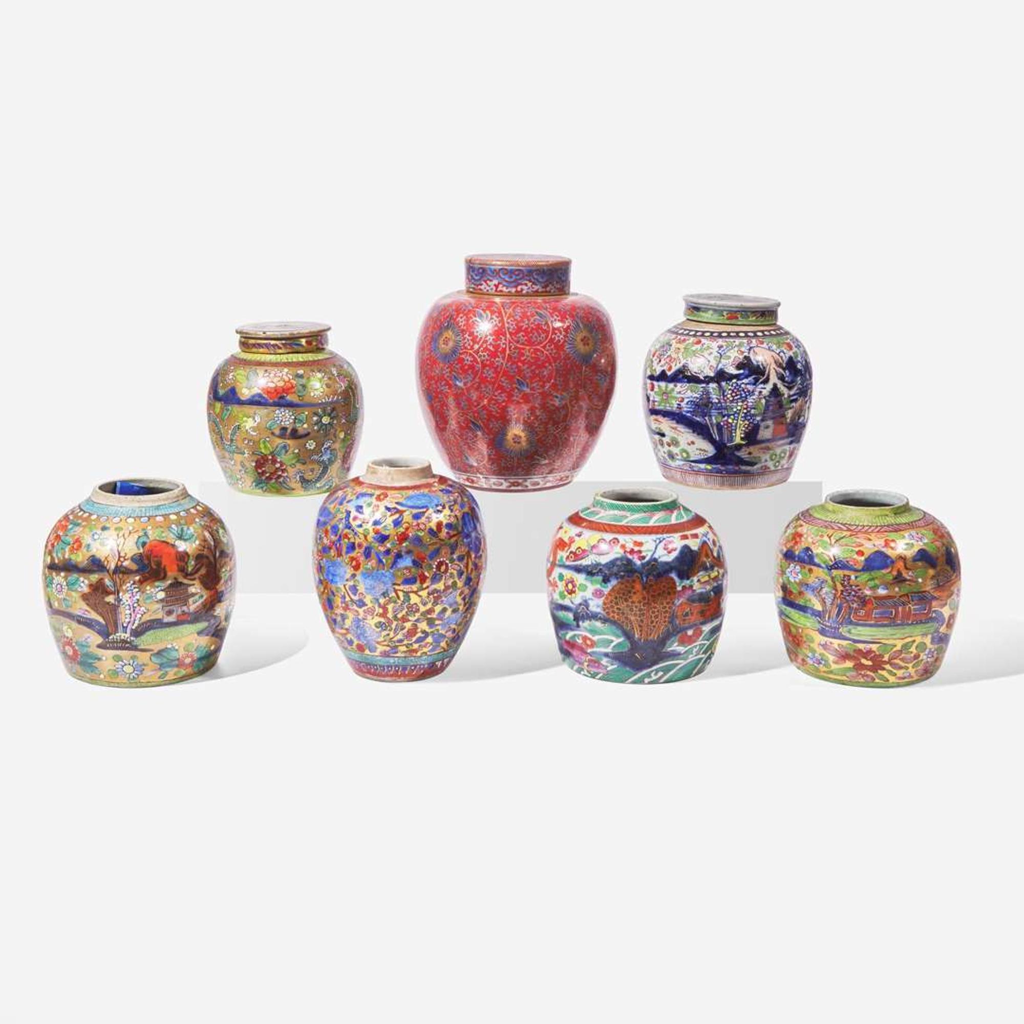 Group of seven assorted Chinese export clobbered porcelain jars and three covers 外銷瓷罐一組七件 18th to first third 19th century ????????