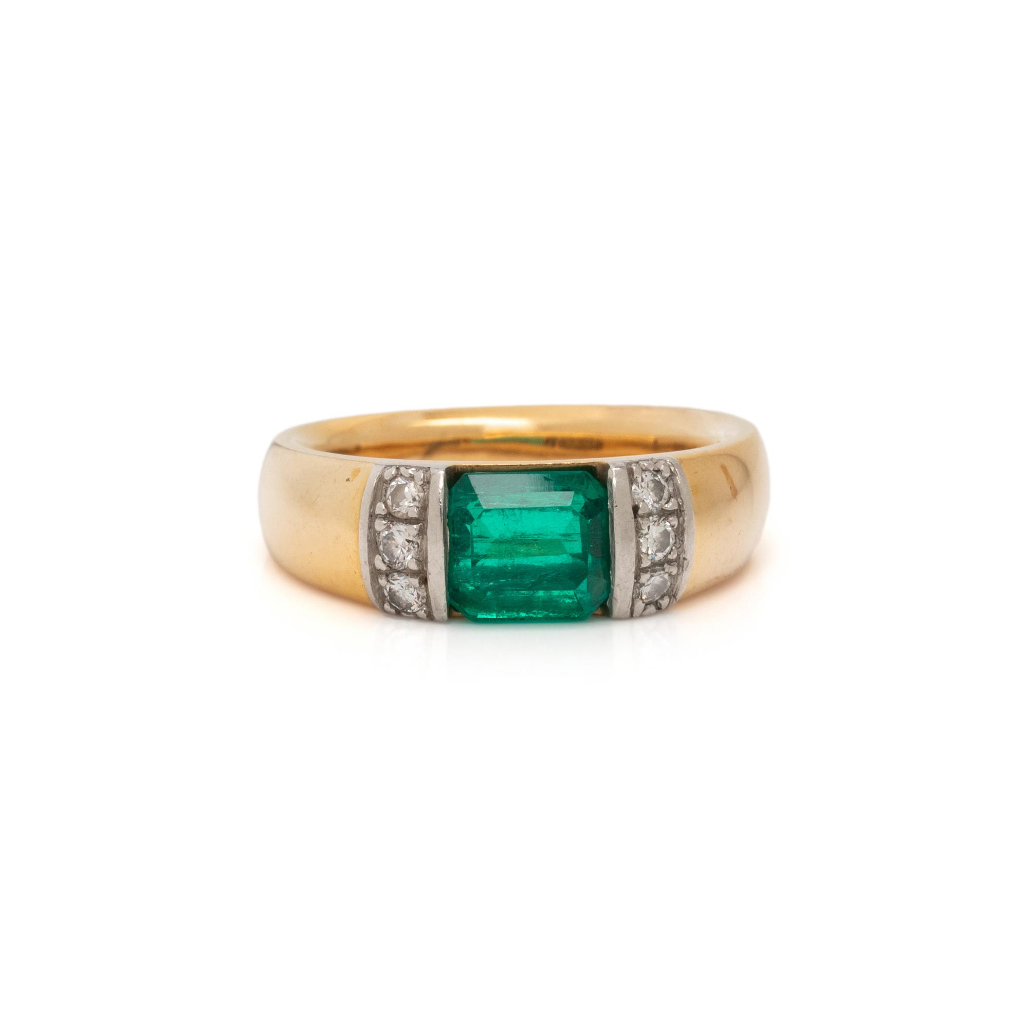 EMERALD AND DIAMOND RING