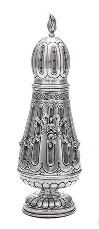 A French Silver Muffineer, Ernest Eschwege, Paris, Late 19th/Early 20th Century, having a flame finial above the fluted body with repou