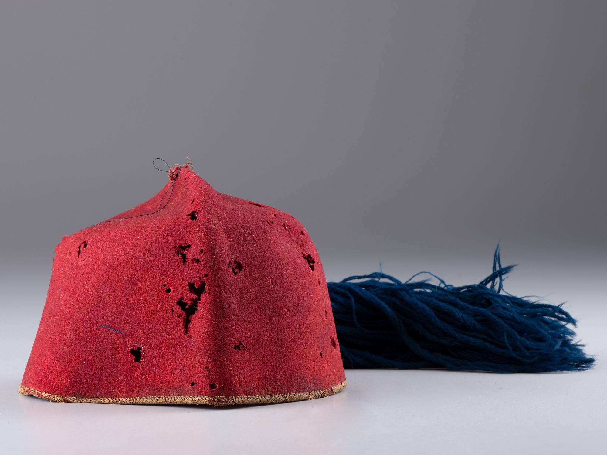 [CIVIL WAR]. Zouave-style fez with blue tassel typically worn by the 9th New York Infantry, Hawkins' Zouaves.