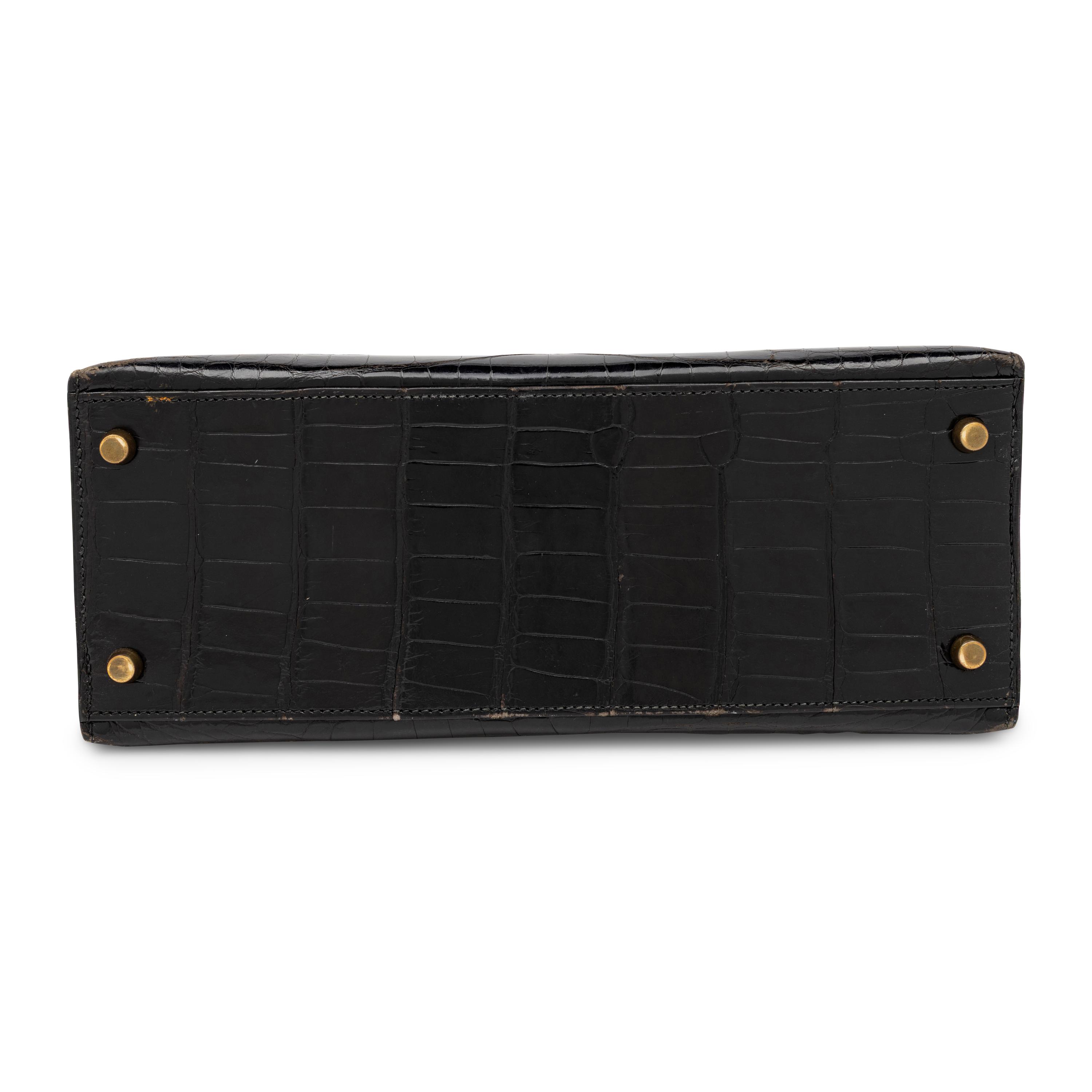 Hermès, Kelly 28 in Shiny Noir Alligator with Strap
