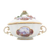 A Meissen Porcelain Ozier-Molded Scenic Tureen with Stand