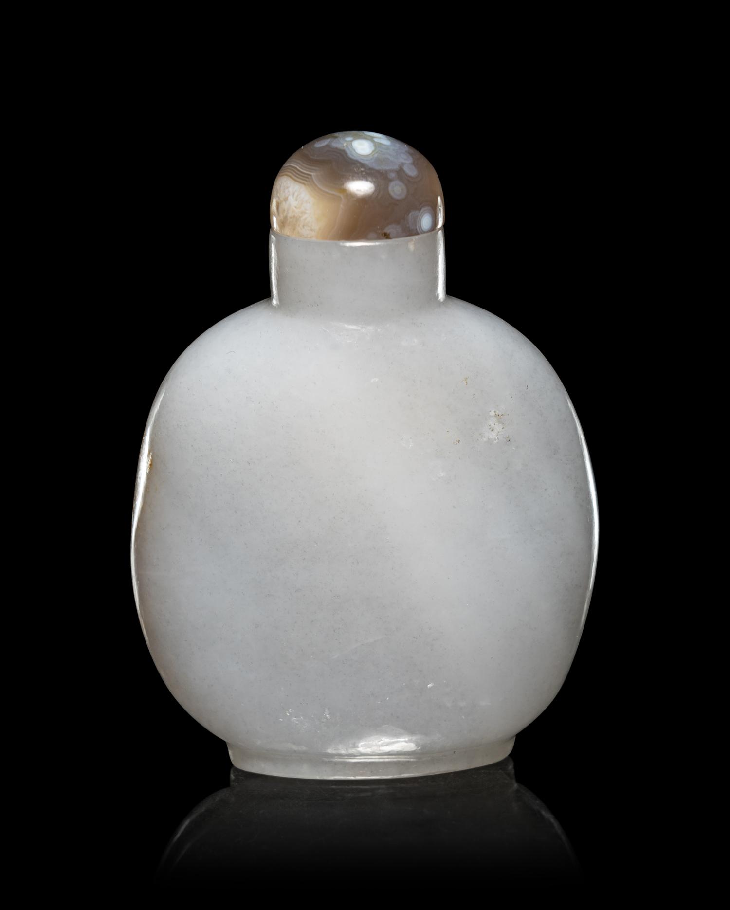 A Russet and Greyish Celadon Jade Snuff Bottle