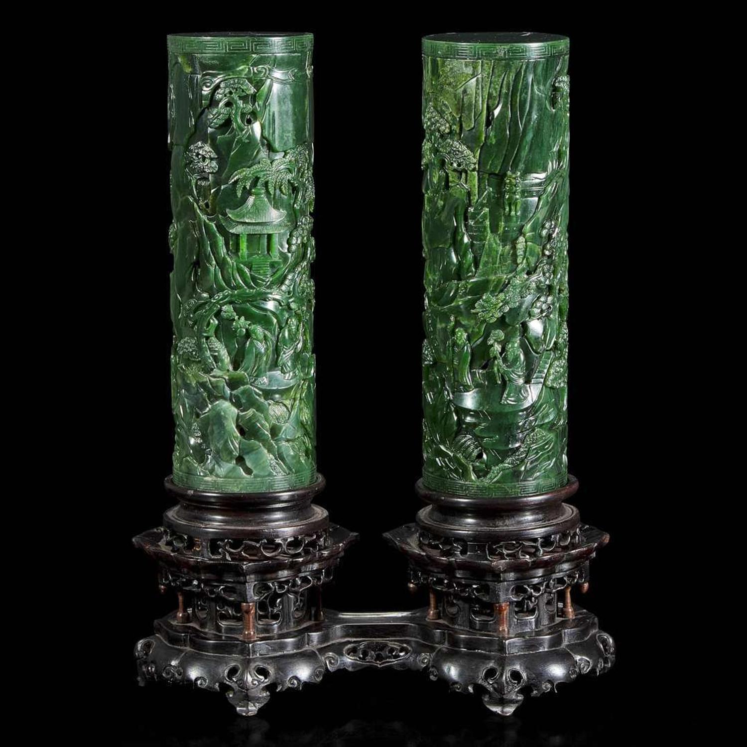 A pair of Chinese spinach jade cylinder censers and covers with wood stand 翠玉熏香炉一对及木底座 Late 19th/ early 20th century ???????????