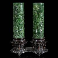 A pair of Chinese spinach jade cylinder censers and covers with wood stand 翠玉熏香炉一对及木底座 Late 19th/ early 20th century ???????????