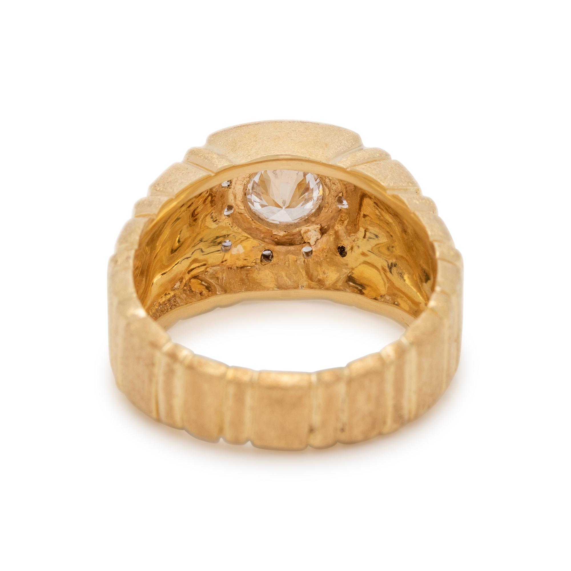 YELLOW GOLD AND DIAMOND RING