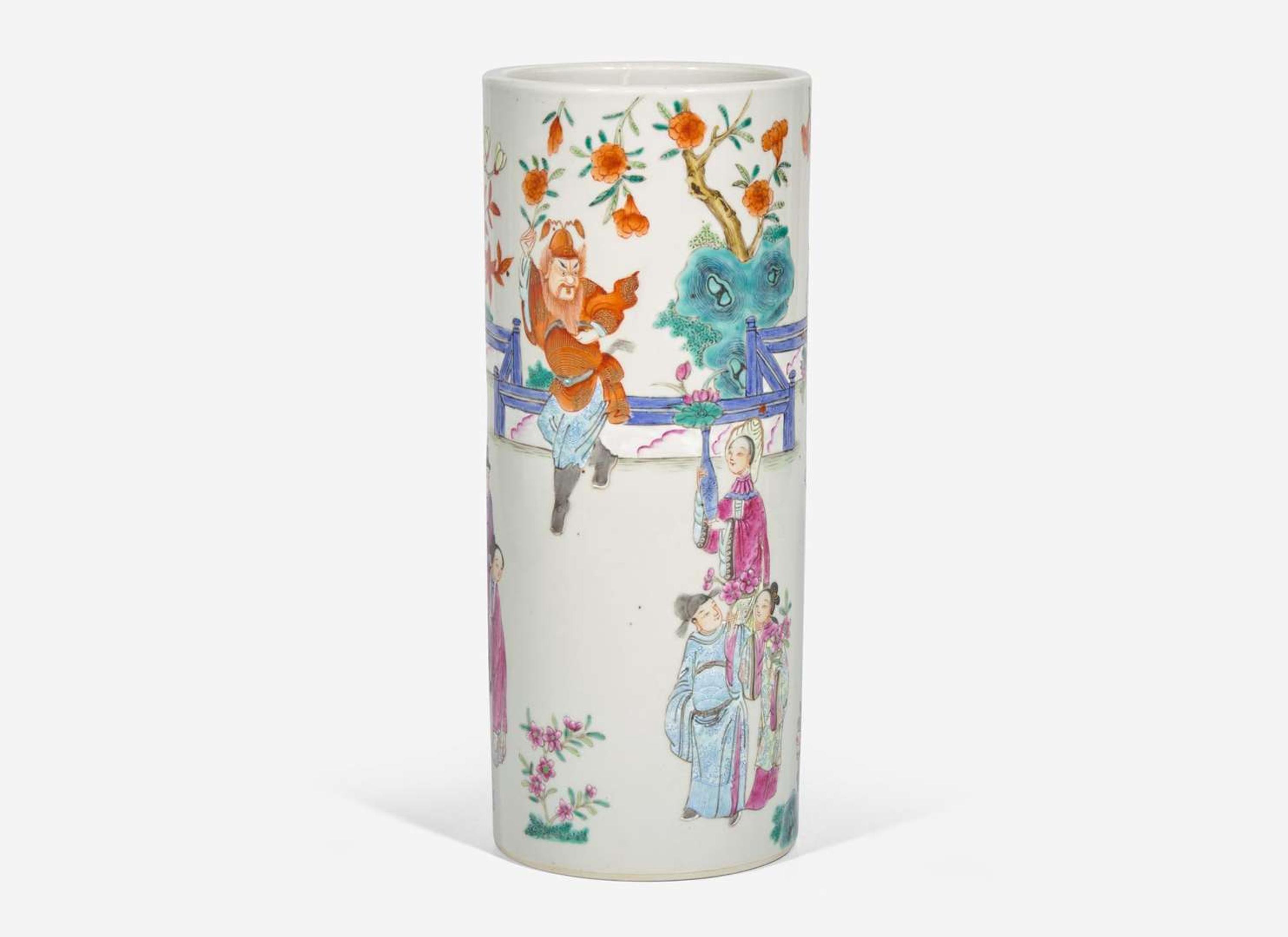 A Chinese famille rose-decorated cylindrical vase 粉彩花樽