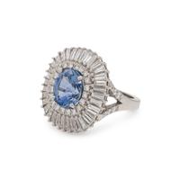 SAPPHIRE AND DIAMOND RING