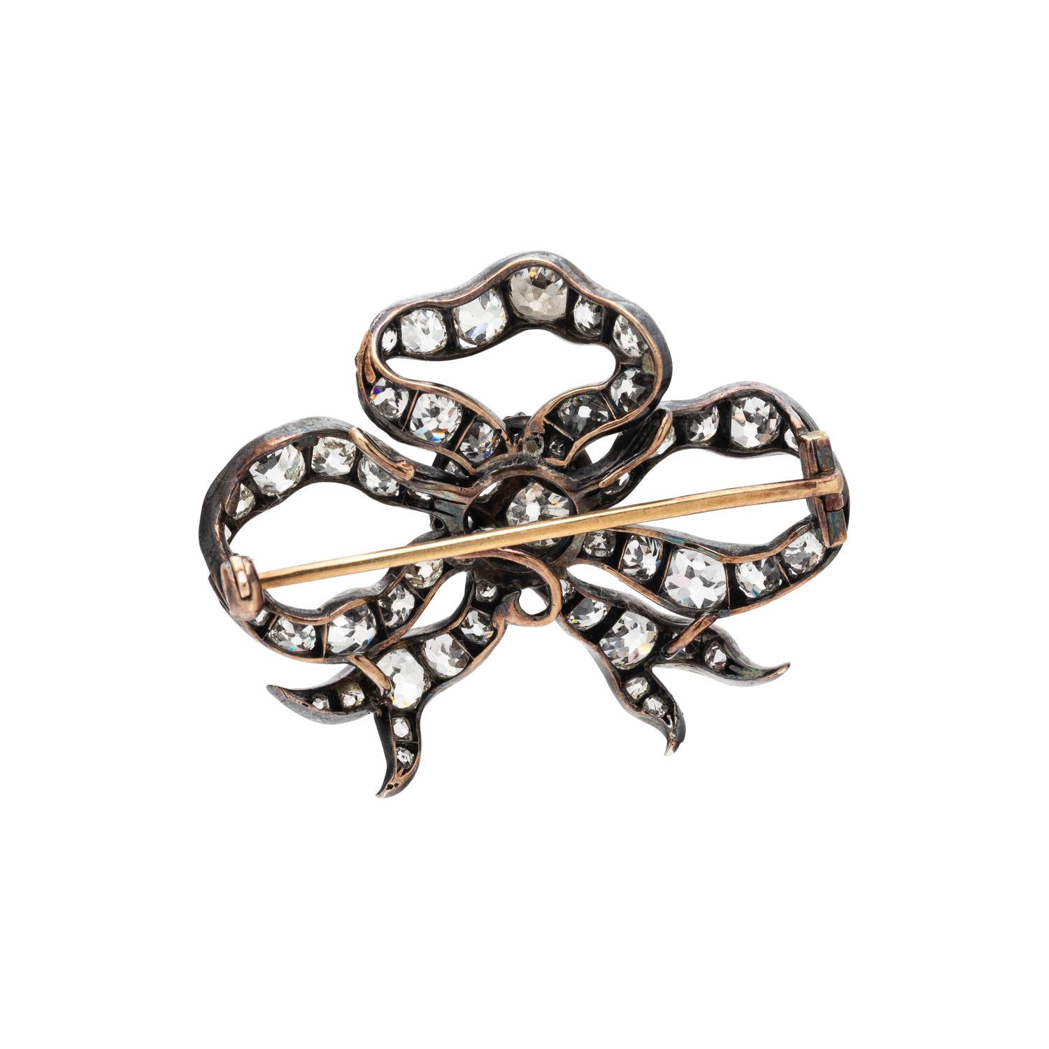ANTIQUE, DIAMOND BOW BROOCH